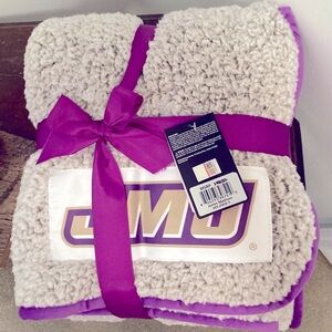 NWT LoGo JMU fleece blanket! So soft!!